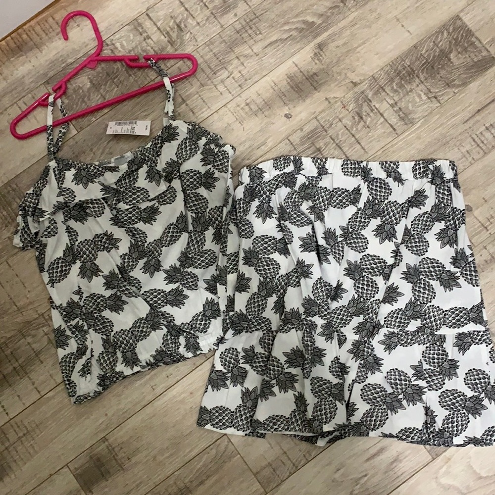 5/$35!  Children’s Place tank and skirt set